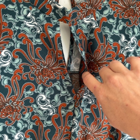 Beautiful 3 Suisses dress key hole front and back pearlized buttons pleated sz M - Picture 8 of 15